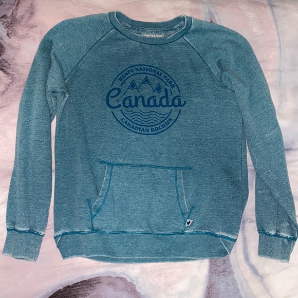 Banff Canada sweater 🦶 - Picture 1 of 4